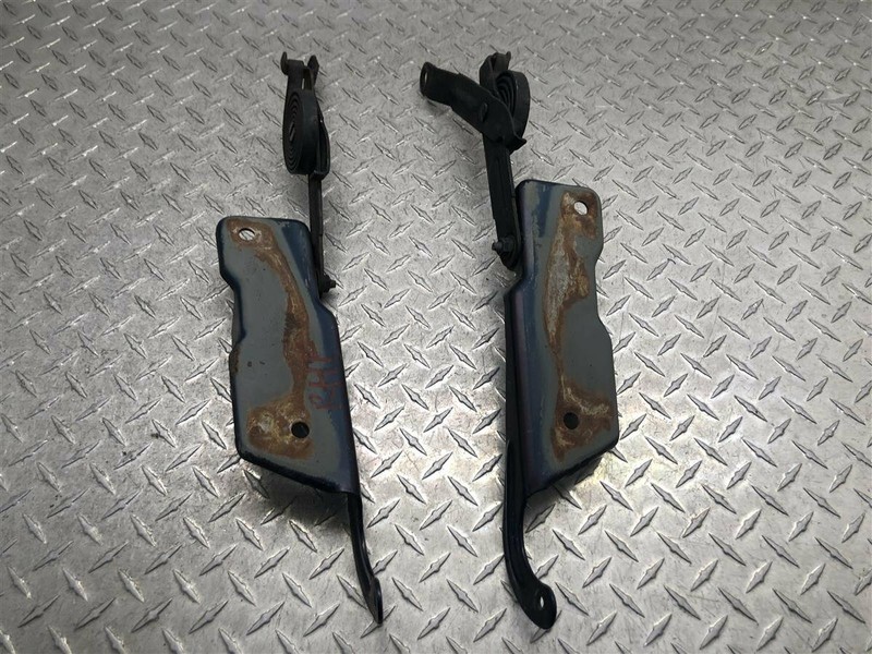88-98 CHEVROLET C1500 2500 3500 HOOD HINGES PAIR OEM 118-00403L