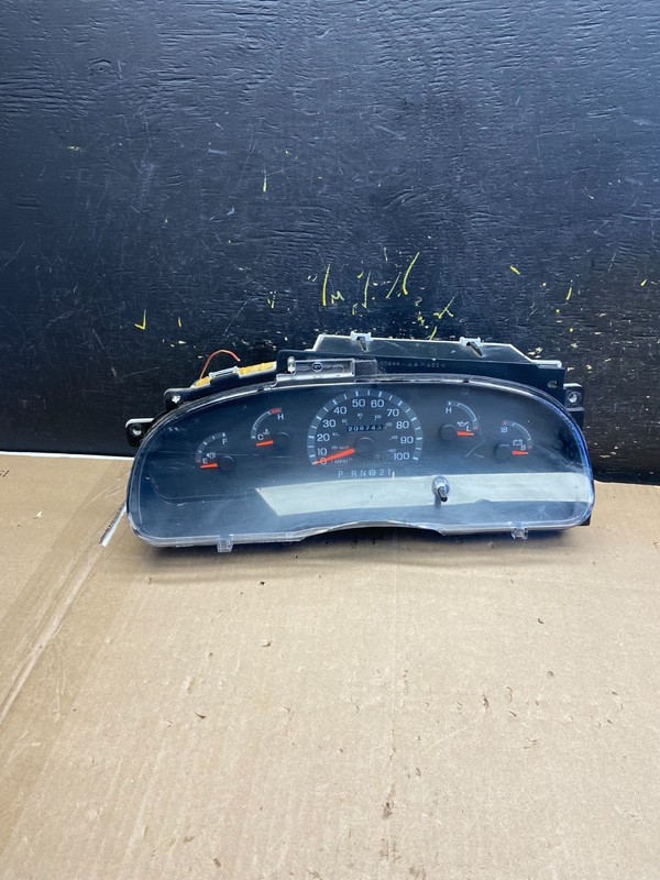 2001-2002 Ford Econoline E250 E350 Van Speedometer Instrument Cluster AB1941 DG