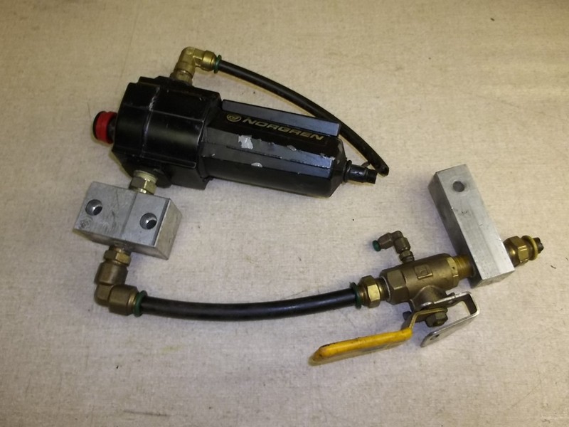Norgren L74M-3AP-QDQ Pneumatic Lubricator and Parker 250 Shut-Off Cluster