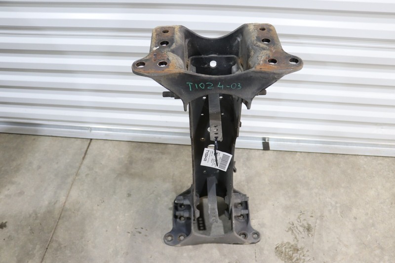 2017-2024 INTERNATIONAL LT625 CUMMINS REAR FRAME CROSSMEMBER MOUNT 4051654C3 OEM
