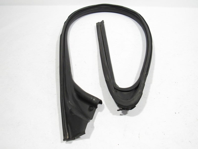 10-15 Jaguar XK XKR 2014 Left Driver Door Window Weather Strip Seal Rubber | :M