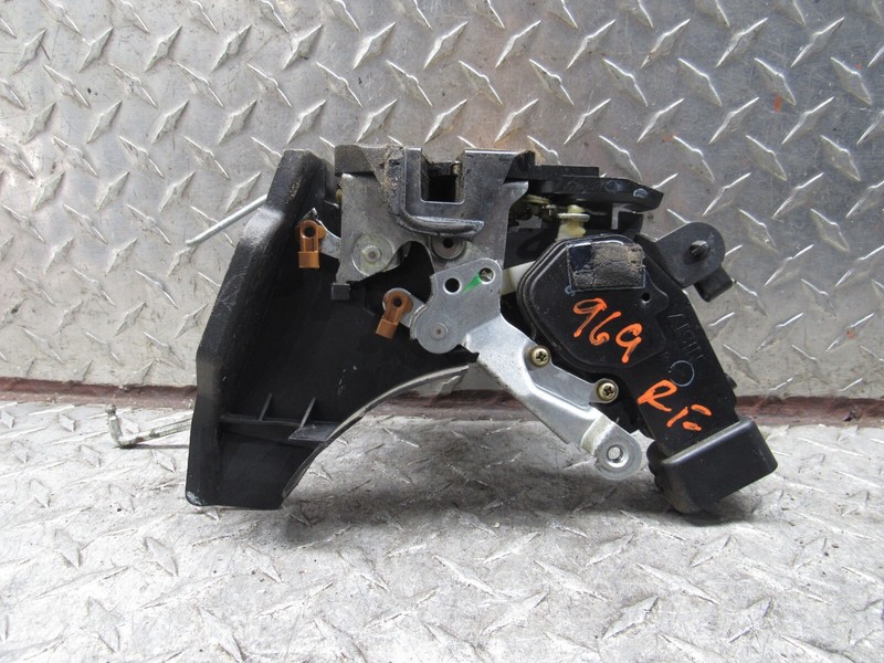 1997 LEXUS ES300 RIGHT PASSENGER FRONT DOOR LATCH LOCK ACTUATOR SDN