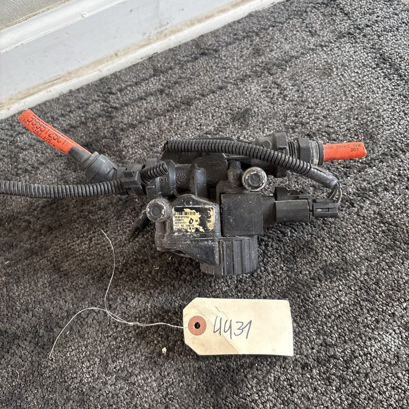 INTERNATIONAL A26 BENDIX ABS VALVE MODULATOR - P/N: K056071