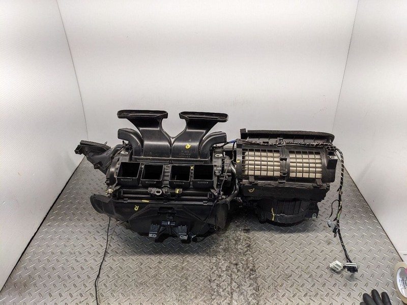Used HVAC A/C Heater Core Blower Box Assembly 2016-2024 Chevy Camaro SS1181767