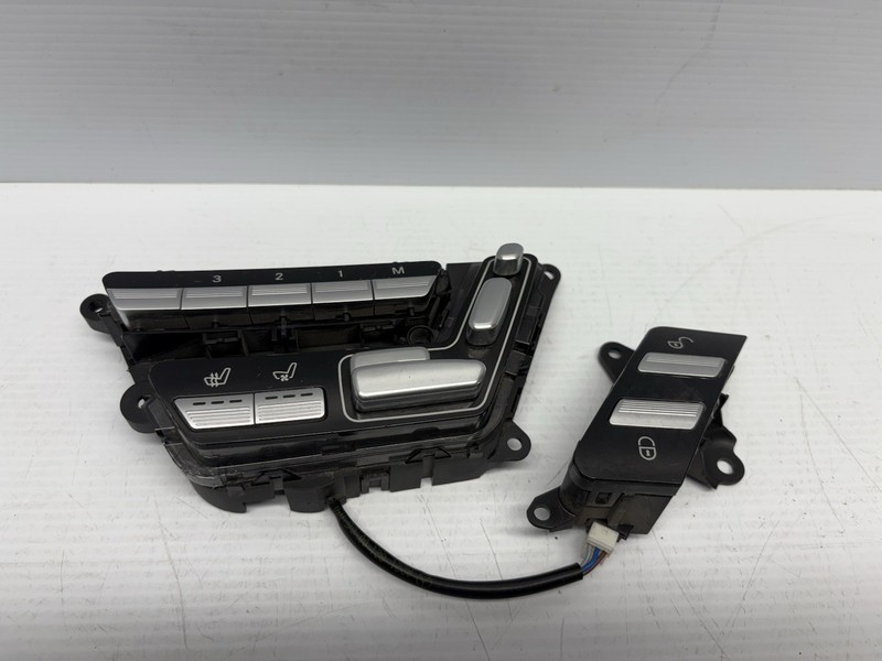 MERCEDES W221 S63 S550 CL550 FRONT RIGHT DOOR SEAT CONTROL MEMORY SWITCH OEM