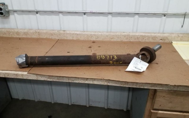 Rear Drive Shaft 4WD 4.7L Fits 99-04 GRAND CHEROKEE 218786