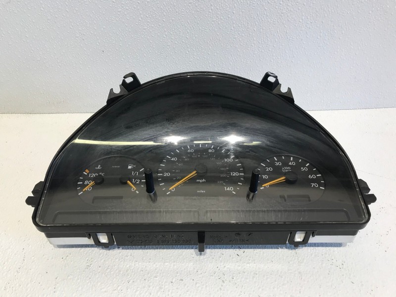 98-01 Mercedes W163 ML320 ML430 Instrument Cluster Speedometer 1635400811 230K