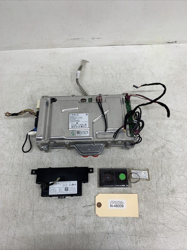 2022 TESLA Model 3 MCU Computer w/vsec & key AMD Ryzen 1681271-00-G 46009 U1