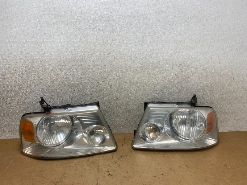 2004 to 2008 Ford F-150 F150 Left+Right Halogen Headlights X5608 DW