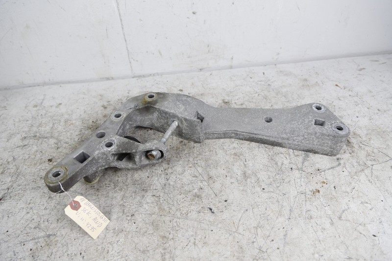 16-20 BMW 750 M550i G11 G12 G30 XDRIVE 4.4L TRANSMISSION CROSSMEMBER BRACKET OEM