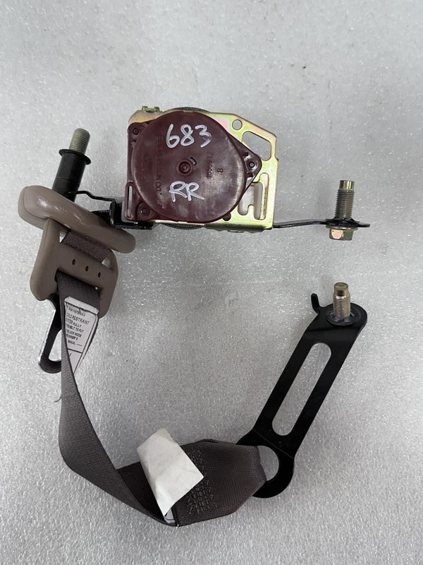 2001 2002 2003 2004 TOYOTA TACOMA RIGHT REAR SEAT BELT OAK BEIGE EXTENDED CAB