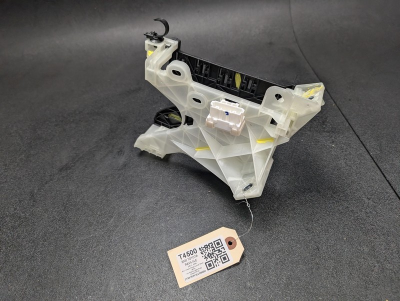 Body BCM Control Module Bracket 2020 Toyota RAV4 82673-0R070 2019 2021 - 2024