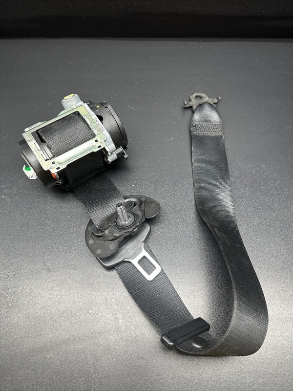 11-17 OEM BMW F10 528 535 550 M5 Front Right Seat Belt Seatbelt Retractor Black