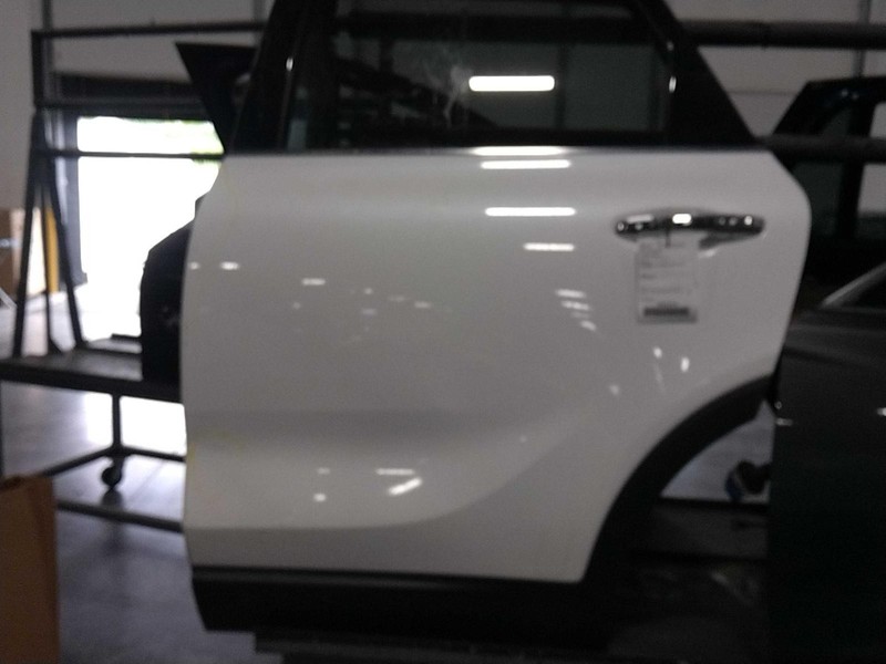 2019 Kia Sorento Left Door White Used OEM Part DENT 72000 Miles