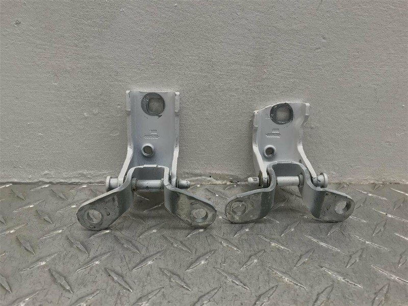 01-06 FORD TRIBUTE PASSENGER REAR DOOR HINGES PAIR OEM ZZCA-72-210