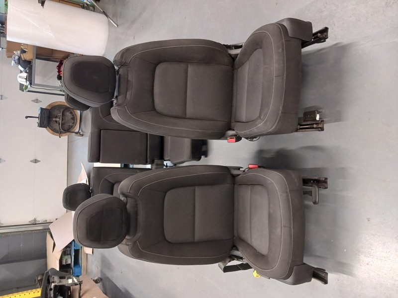 15-'22 CHEVROLET COLORADO Crew Cab cloth seat set 4 way power OEM