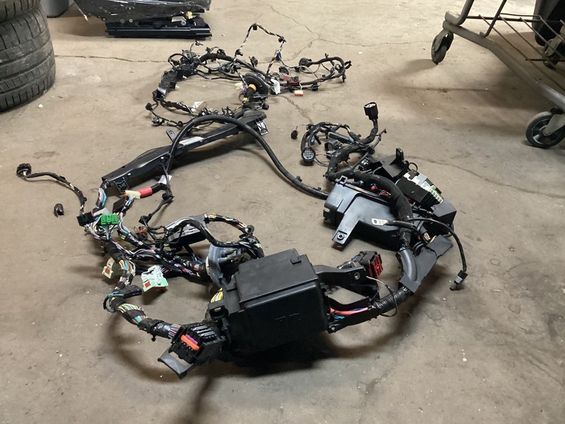 Jaguar XE S 2018 3.0L AWD Engine Bay Harness Wire Wiring W/Fuse Box 16-19 |:M