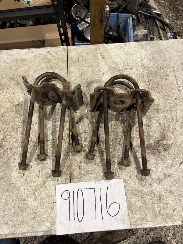 99 00 01 Ford F250 F350 13" x 3.5" Rear Axle U Bolts W/ Plates