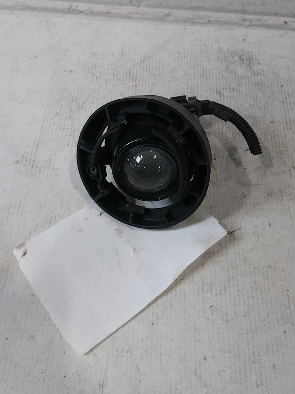 Used Driving Light fits: 2007 Pontiac G6 Fog-Driving bumper mounted Grade A