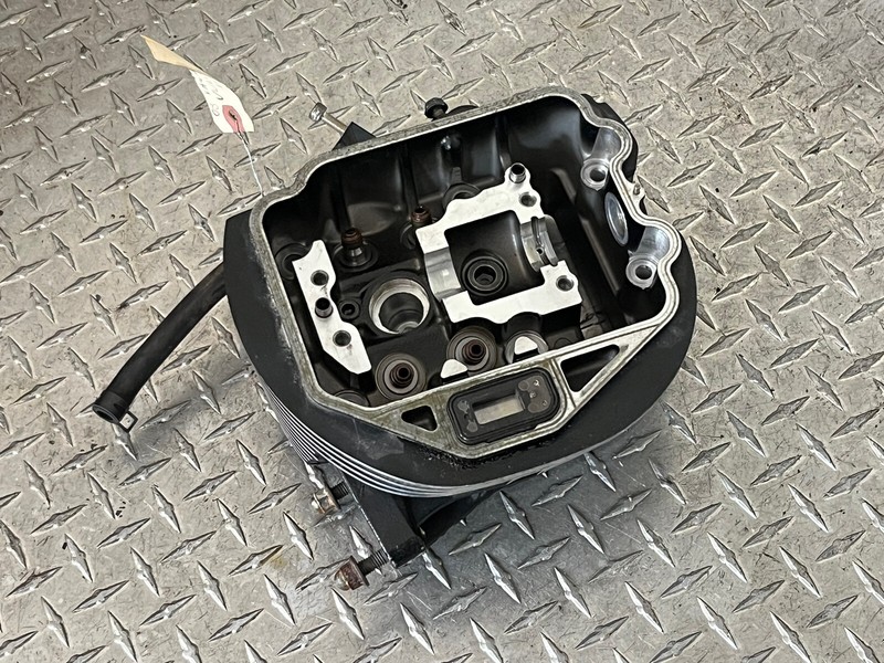 08 Kawasaki VN 900 D Vulcan Front Engine Motor Cylinder Head VN900 900D
