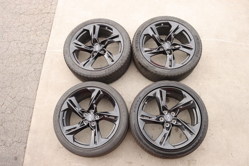 19-21 OEM Chevrolet Camaro SS Wheels 20x8.5 & 245/40R20 Tires Set 23507198 *USED