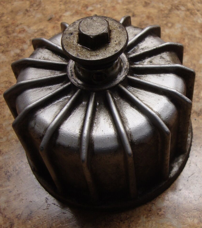 1980 Honda CX500 CX 500 CX500D Deluxe Engine Oil Filter Cover Panel Bolt Spring