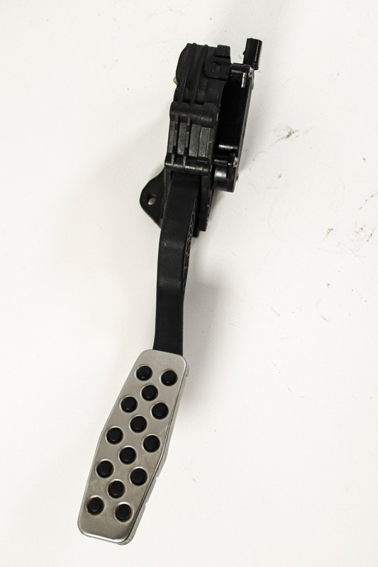 2014 2015 2016 2017 Chevy SS Sedan Gas Throttle Pedal 92256662 *USED*