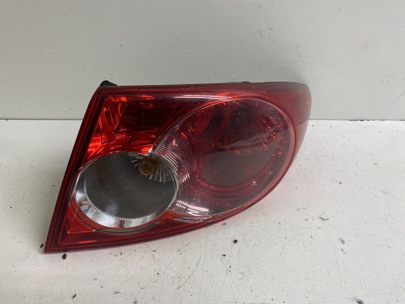 2004-2005 Mazda 6 Hatchback HTBK Right Passenger Tail Light Lamp Taillight Oem