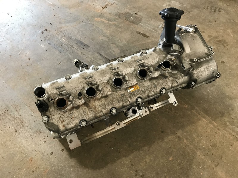 06 07 08 09 10 BMW M5 M6 S85 V10 ENGINE CYLINDER HEAD RIGHT PASSENGER SIDE OEM