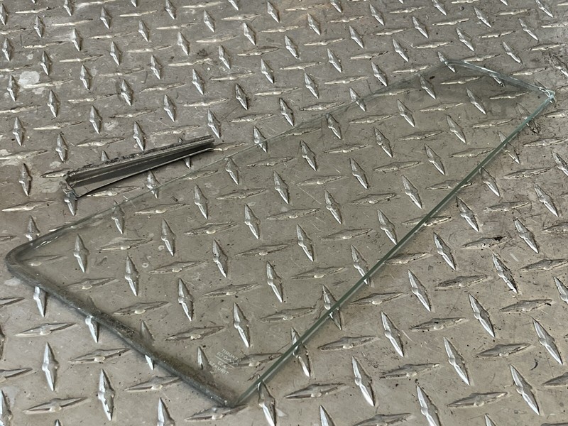 1968 Mercedes Benz W110 Front Driver Door Left Side Quarter Window Glass Swivel