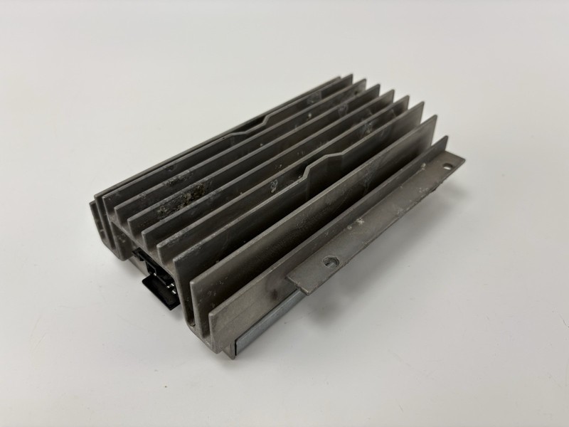 2006 - 2009 Land Rover Range Rover HSE Subwoofer Rear Amplifier OEMXQK500070
