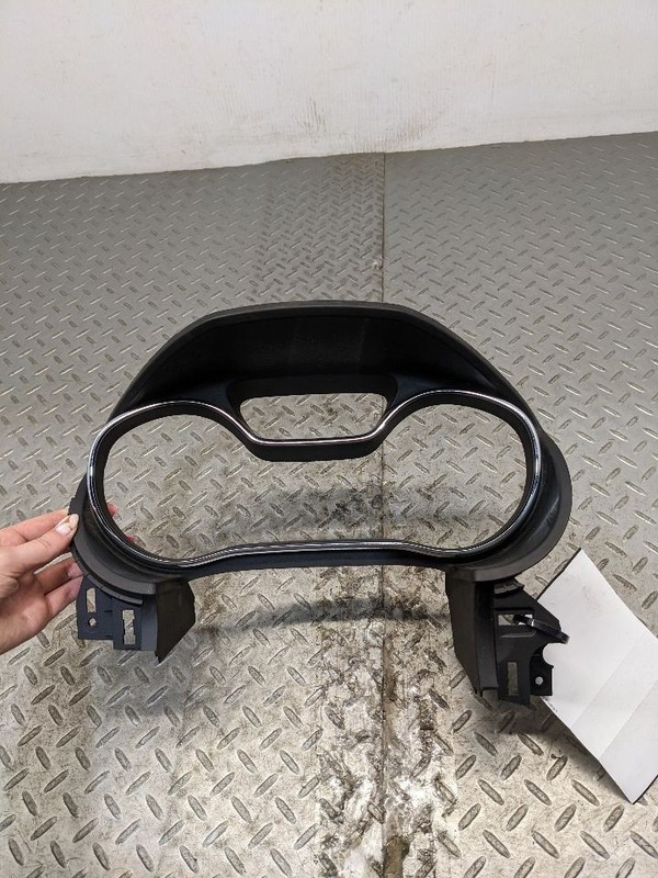 2016-2019 CHEVROLET CRUZE INSTRUMENT CLUSTER GAUGE SPEEDOMETER COVER BEZ 1165814