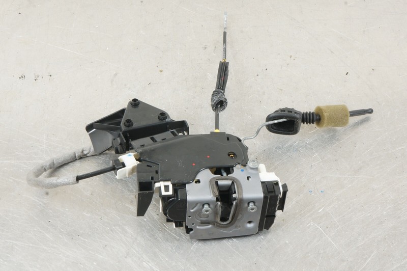 08-20 Mercedes W207 E350 C300 Front Right Side Door Lock Latch Actuator OEM