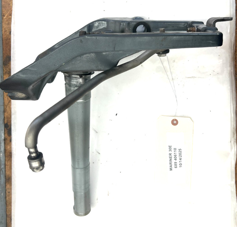 Yamaha 25 HP 2-Stroke Outboard Swivel Steering Pivot 689-42521-00-94 Freshwater