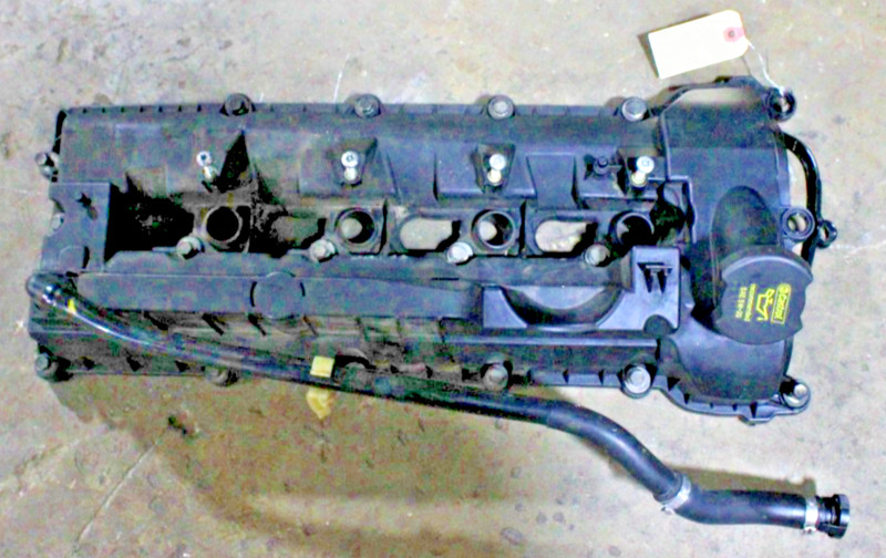 2010 - 2013 LAND ROVER LR45.0L Engine Cylinder Head Motor Valve Cover Left OEM