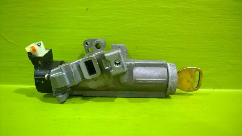 04 05 06 07 08 COLORADO IGNITION SWITCH CYLINDER HOUSING W/KEY OEM 3507-6