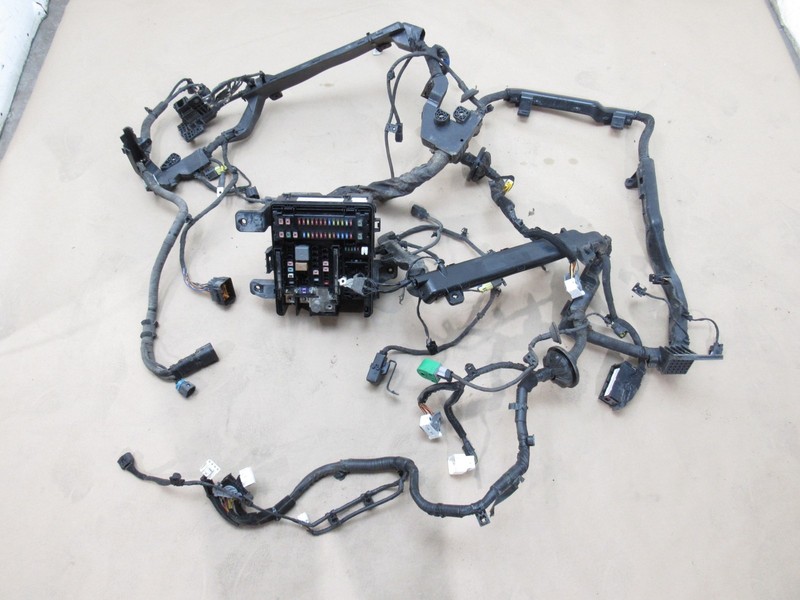 Genesis G80 2017 3.8L RWD Engine Bay Wire Wiring Harness W/ Fuse Box 16-20 >