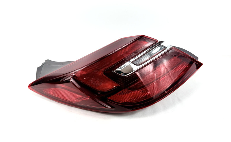 2014-2017 Buick Regal Driver Side Tail Light Rear Lamp Quarter Mount OEM 2099010