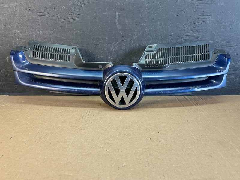 2004 to 2009 Volkswagen Golf MK5 Front Bumper Grill Grille 1k0853655 AD0182 DG
