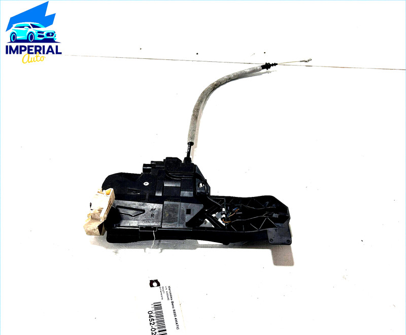 2007-2013 MERCEDES S550 FRONT RIGHT PASSENGER SIDE DOOR HANDLE BASE KEYLESS OEM