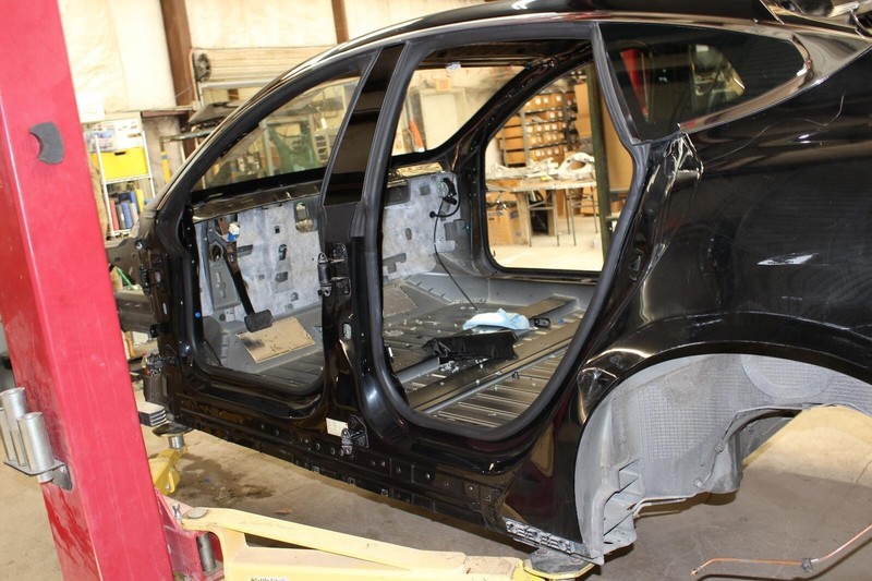 12-16 Tesla Model S Driver Left Side Rocker and Post Cut