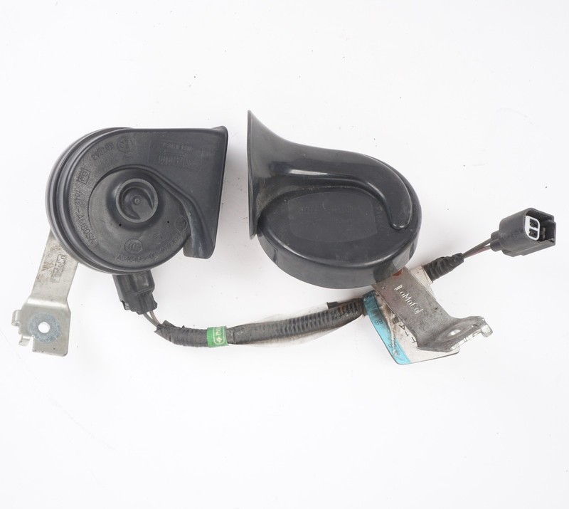 2017 - 2020 Lincoln Continental Left/Right Front High/Low Tone Safety Horn Set