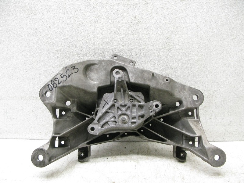 08-18 AUDI D4 A8 A5 A4 S4 S5 QUATTRO TRANSMISSION CROSSMEMBER BRACKET OEM 082523