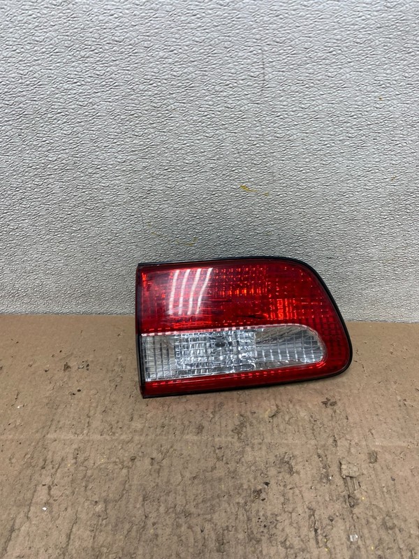2001 - 2003 Toyota Sienna Left Driver Side Inner Tail Light OEM Y4743 PS