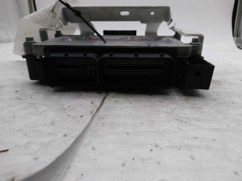 2015 Volvo XC60 Engine Control Module ECM OEM 31286154 115K Mileage Blue