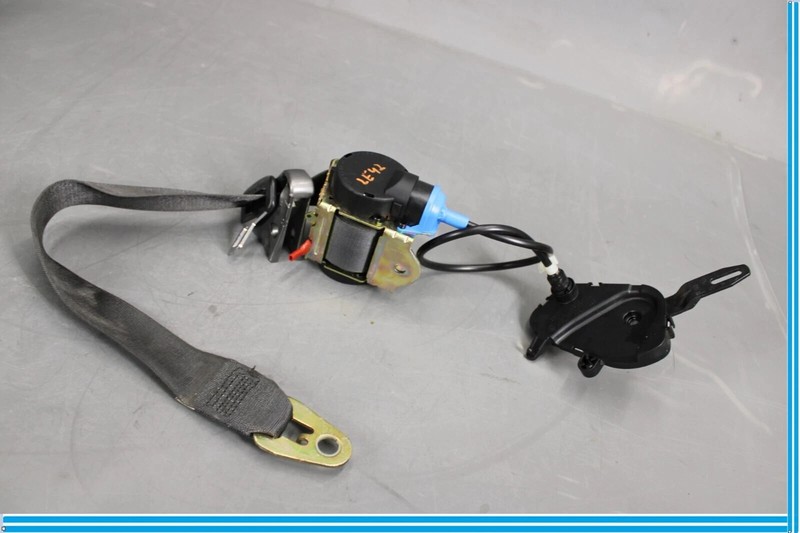 04-10 BMW E64 E63 645Ci 650i Front Left Driver Side Seatbelt Assembly Black OEM