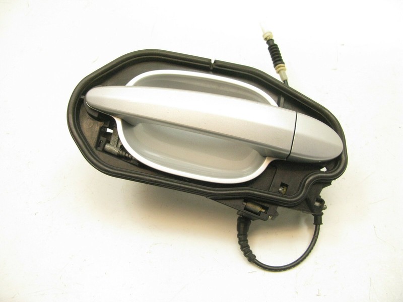 BMW E60 530i 525i 545i 535i 550i M5 528i 04-10 Door Handle RIGHT REAR 2218