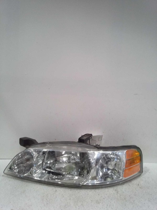 2000-2001 Nissan Altima Left Headlight Assembly Black OEM 240378 Used