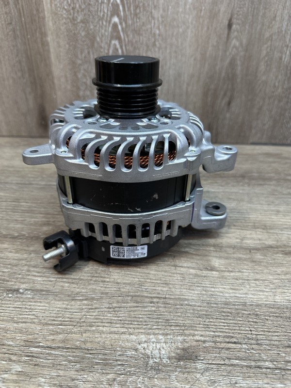 2023-25 CADILLAC XT6 ALTERNATOR ASSY OEM PAT # 13561035