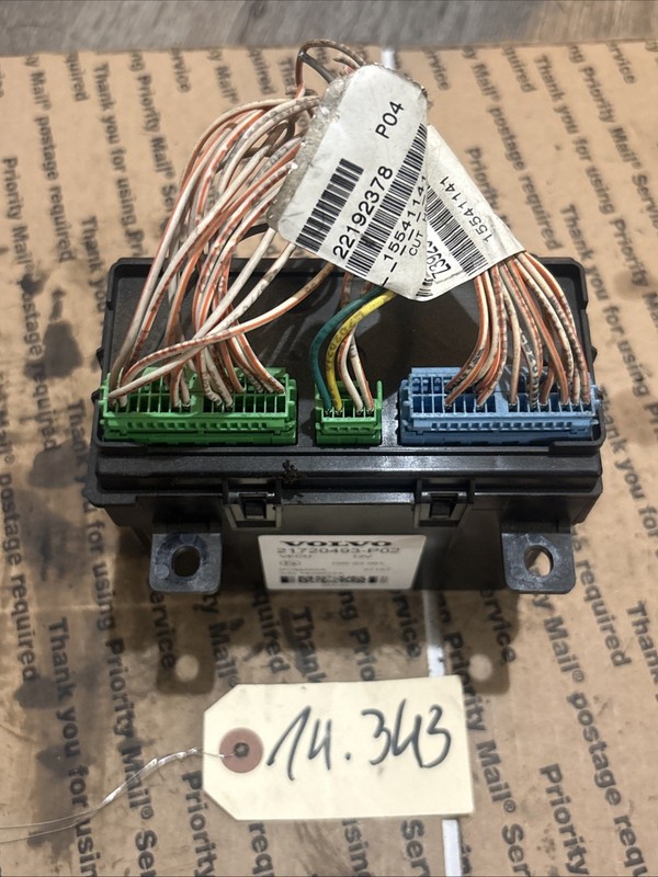 Volvo VNL Cab Control Module CECU - P/N: 21720493-P02
